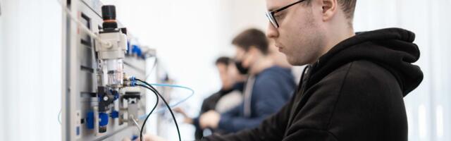 Suurtööstus toetab edukaid Virumaa kolledžisse astujaid stipendiumiga