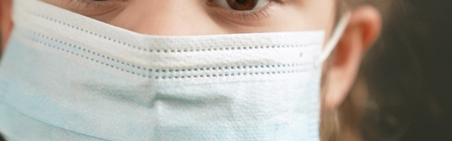 Keskkonnauuringute Keskuse analüüs: valitsuse poolt koolidele saadetud maskidest on pigem kahju kui kasu