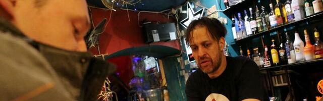 Uudne ärinipp? Äsja möllu saatel uksed sulgenud kultusbaar Zavood kutsub inimesi jälle peole