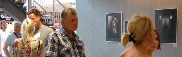 Reporter: Narvas püütakse inimesi vaktsineerida