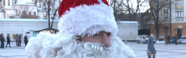 "Актуальная камера" поговорила с киевлянами и украинским Дедом Морозом