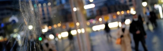 Frankfurdi politsei peakorterit ründas 800 meeleavaldajat UU