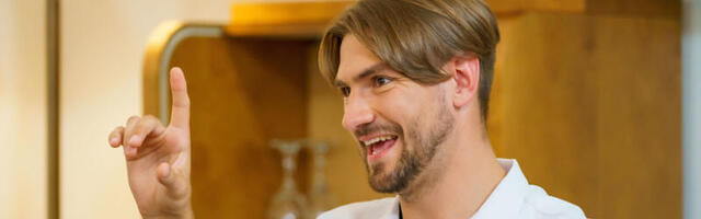 EKSKLUSIIVSED KAADRID! Hendrik Terras näitas, milline magamisase on tema riigikogu kabinetis