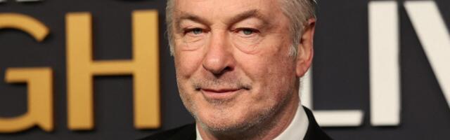 Alec Baldwin sõitis abikaasa autoga vastu puud. Näitleja püüdis vältida kokkupõrget prügiautoga