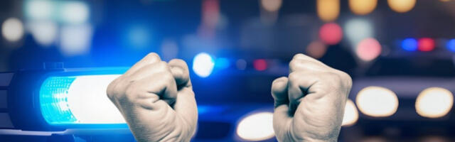 DVA POLICAJCA UHAPŠENA ZBOG POLNOG UZNEMIRAVANJA! U toku noći im stavljene lisice na ruke!