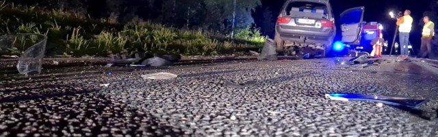 Reporter: Tartumaal hukkus mootorratta ja sõiduauto kokkupõrkes kaks teismelist