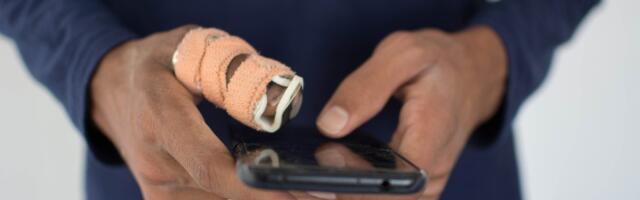 Uue aja haigus: nutiseadmete kasutamise mõjul on hakanud kuluma inimeste pöidlaliigesed