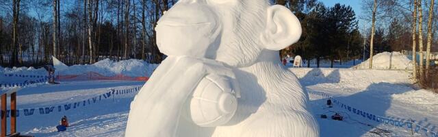 FOTOD | Kui äge! Hiiglaslik lumest ahv tõi Eesti tiimile lumeskulptuuride võistlusel teise koha
