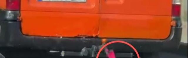 VIDEO | „Naise talisman.“ Tallinna tänavatel püüab tähelepanu rinnahoidjaga kaubik