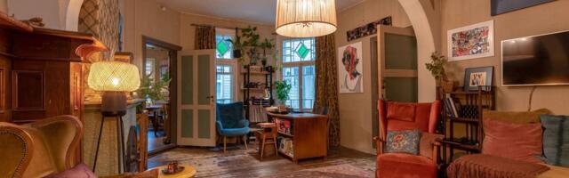 Pildid: Tartus on äsja müügile tulnud põnev kodu väga erilise arhitektuuriga majas