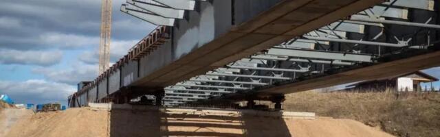 PILDID: Venemaa ehitab Pihkvasse kiirkorras uut suurt silda, mis meenutab Krimmi silda