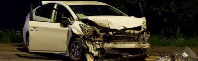 VIDEO JA FOTOD | Lasnamäel põrkasid keset ööd kokku kaks autot. Üks juhtidest oli joobes