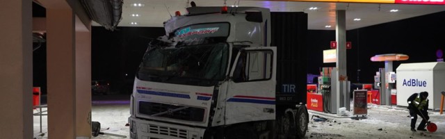 Reporter: Jäävihm tõi Eesti teedele ekstreemsed olud!