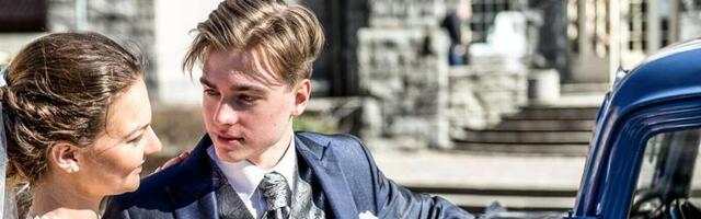 Buduaari pulmapeoks disainib ja õmbleb peigmehele ülikonna –  Gowri