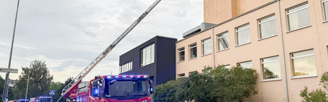 PILDID: Tallinnas põles Tehnikaülikooli Loodusteaduste maja