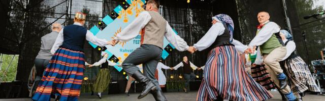 Homme algavad Võru pärimustantsu festivali juubelikihlad