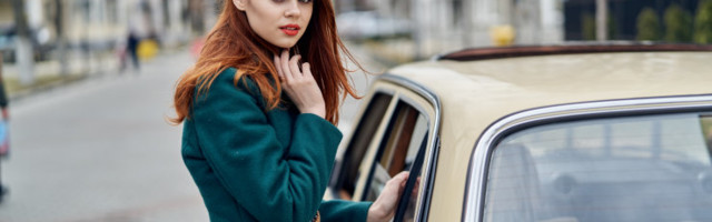"Õues seisab auto, mida ma pole enne näinud. See, millega ta meid viimati peale korjas, oli teistsugune."