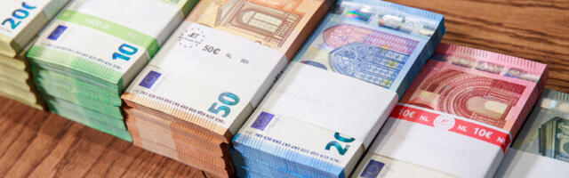 ЕИБ выделит 900 млн евро для поддержки пострадавших от наводнения в Испании