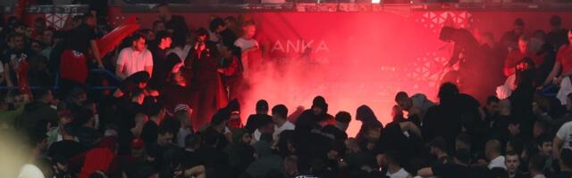 Navijači Zvezde se sukobili sa žandarmerijom! (VIDEO)