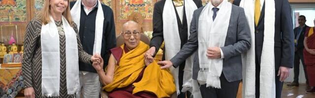 Õhtuleht: liigne napsitamine pani riigikogu liikmed India-visiidil piinlikku seisu