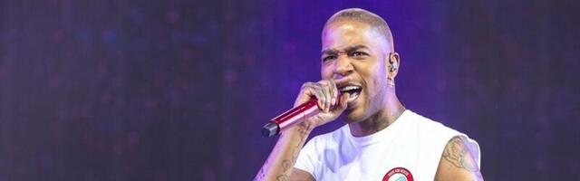 Valus vaatepilt! Muusik Kid Cudi murdis esinedes jalaluu_ see on päris hull