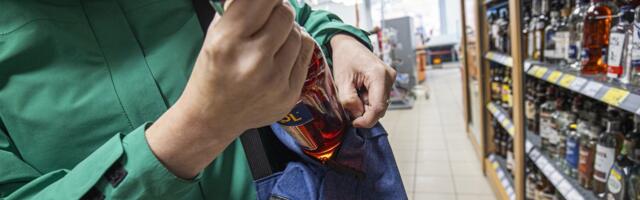 Kohus mõistis süstemaatilise poevarga kolmeks aastaks trellide taha