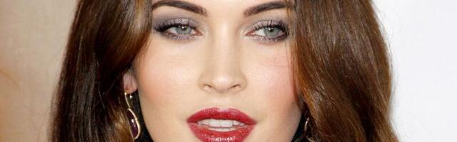 RABAV KAADER: Megan Fox kandis Eesti moelooja rõivakomplekti 