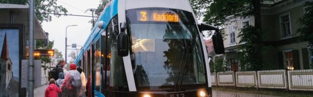 Trammitee parandustööde tõttu on Kadriorus Narva maanteel üks sõidurada suletud