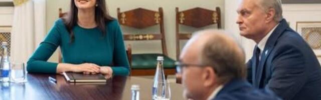 Положительная оценка Науседы – самая низкая за шесть лет: рейтинг Ругинене также упал