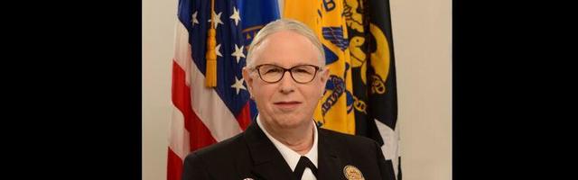 Ennast naiseks pidavast mehest sai USA esimene nelja tärni "naisadmiral"