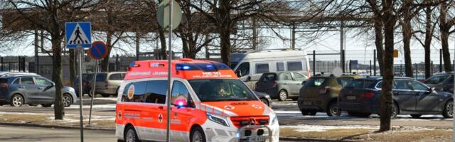 Soomes pussitas kiirabiautos transporditud naine parameedikut