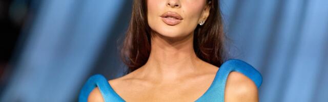 KUUM KLÕPS | Modell Emily Ratajkowski astus kaamera ette ihualasti