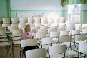 Fotomuuseumi projektiruumi uus näitus: Katrina Tang, “Kaduv võlu. Eesti maakoolide elu” 