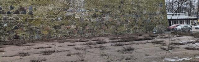 Таллинн выделит 2,8 млн евро на реставрацию опорной стены Тоомпеа, бастионов и городской стены