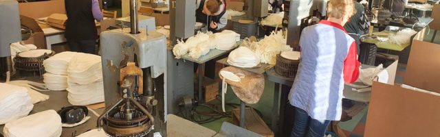 Sillamäe maskitootja ei plaani töömahu vähendamist