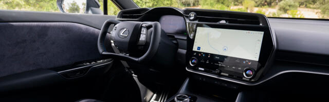 Proovisõit: Lexus RZ tegi olulise vigade paranduse, aga kuidas selle veidra rooliga sõita on?