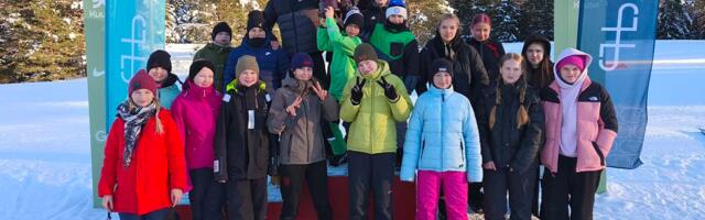 Raa­si­ku koo­li­le maa­kon­na suu­sa­võist­lu­se ka­ri­kas