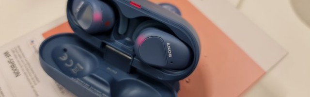 Karbist välja: Sony sportlikud kõrvaklapid WF-SP800N – neid saab isegi pesta
