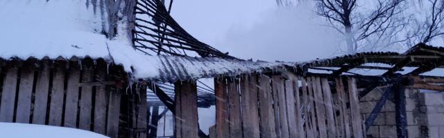 PILDID: Antsla vallas põles abihoone, kus plahvatasid gaasiballoonid