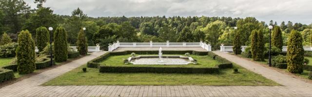 Laupäeval toimetavad Toila pargis kunstnikud