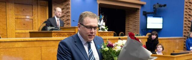 Uus riigikogu koosseis pidas avaistungi, Riigikogu uueks esimeheks valiti Hussar