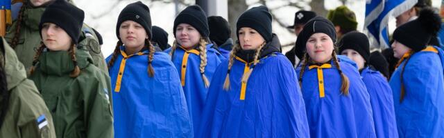 GALERII | Kiili Gümnaasiumi noored tõid oma paraadiga sära külma talvepäeva ja tähistasid Eesti Vabariigi sünnipäeva uhkusega!