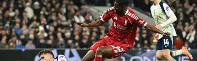 Väravat lüües viga saanud Liverpooli äss taastub operatsioonist mitu kuud