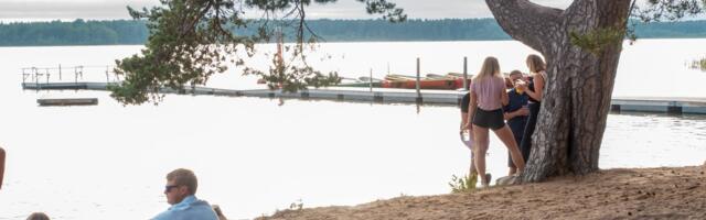 Saaremaal Karujärves ujumas käinud laps sai tugeva lööbe. Terviseamet: viimane suplusvee proov oli korras