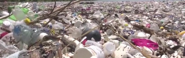 Reporter: Maailma mered ja ookeanid upuvad plastikprügisse