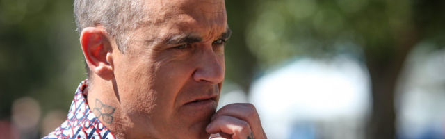 Robbie Williams pihib, et läks omal ajal paksuks, kuna narkolaksu all olles kippus õgima