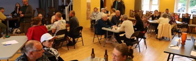 KÕPU SUVEMÄLUMÄNGUD | Avamängu võitsid Kärdla mälumänguhundid