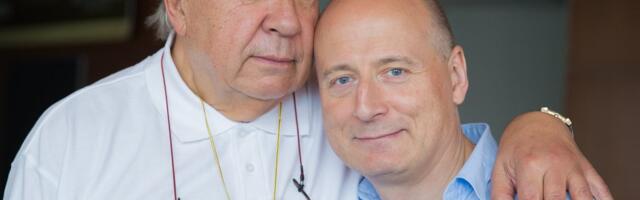 Paavo Järvi laulupeol kukkunud isa Neeme Järvi seisundist_ ta on arstide käe all ja tunneb ennast hästi