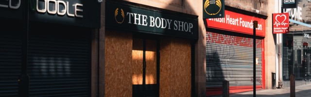 Briti rahandusministeerium: koroonasulgude hind kujuneb Suurbritannia majandusele „potentsiaalselt katastroofiliseks“