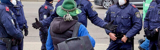 Austrias kutsutakse pensionile läinud politseinikud teenistusse tagasi